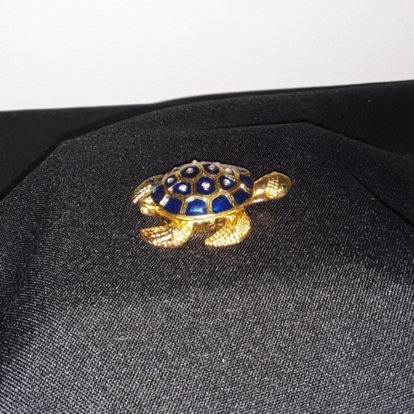 Mini Turtle Jewelry Box - Picture 2 of 6